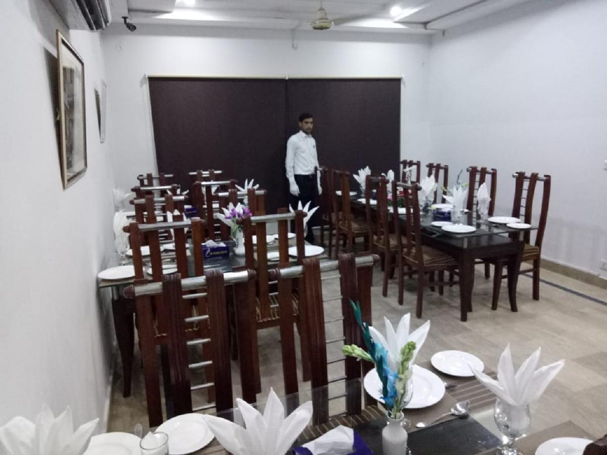Al-Fateh Hotel Lahore Bagian luar foto