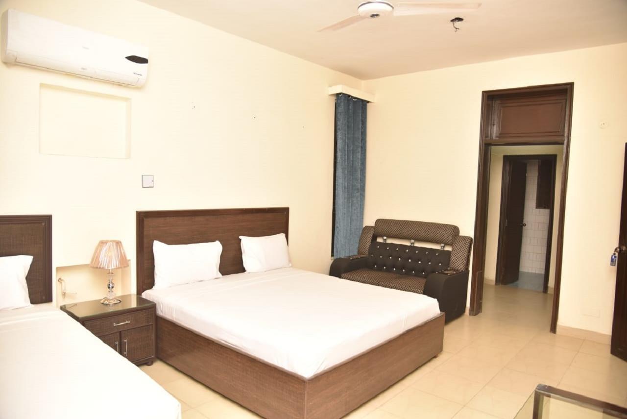Al-Fateh Hotel Lahore Bagian luar foto